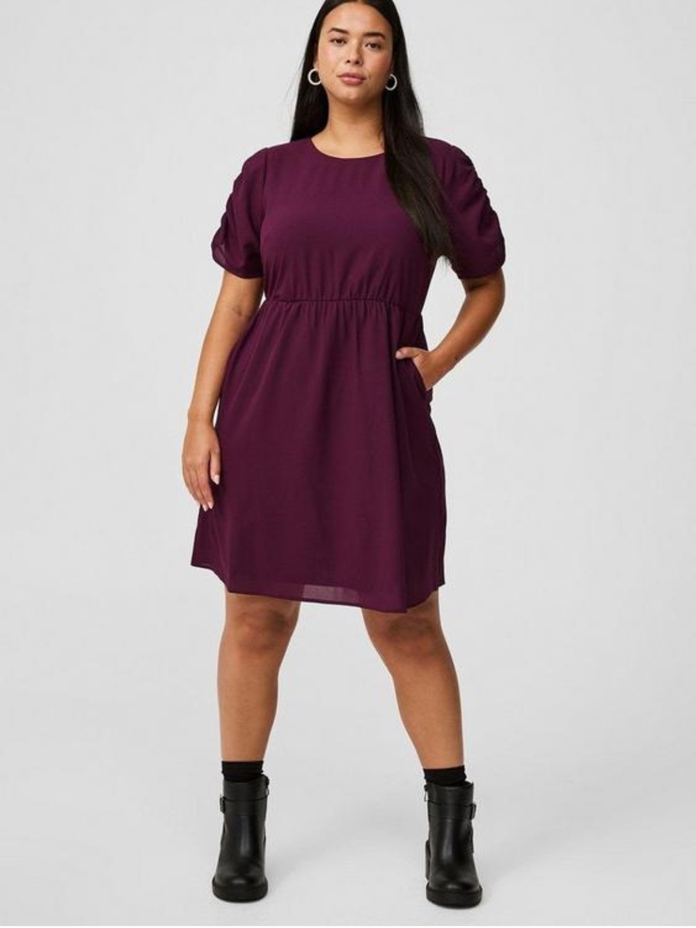 Torrid 3X Mini Crew Neck Open Back  Detail Dress in Winter Bloom